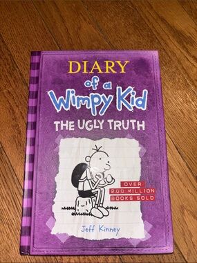 Diary of a Wimpy Kid: The Ugly Truth - Purple Hardcover